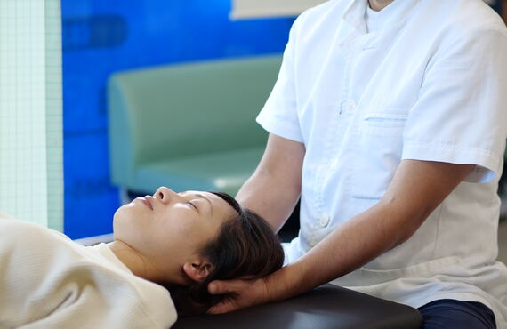 首のヘルニアで痛みや神経症状でお困りなら原因から改善する！！まさき整体院へ